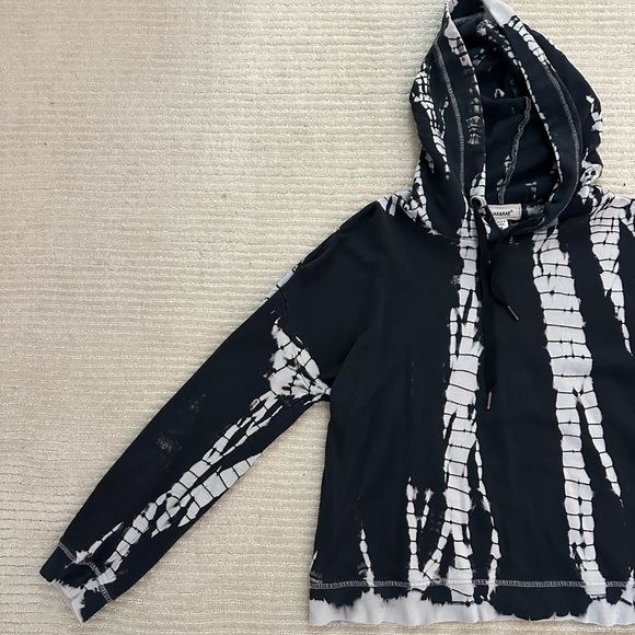 Jak&Rae Black and White Tie Dye Top Medium - Picture 8 of 9